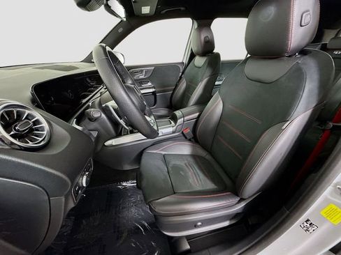 Used 2024 Mercedes-Benz GLB 35 AMG 4MATIC image 21