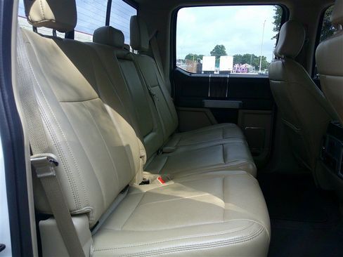 Used 2018 Ford F150 Lariat w/ Equipment Group 502A Luxury AWD/4WD image 20
