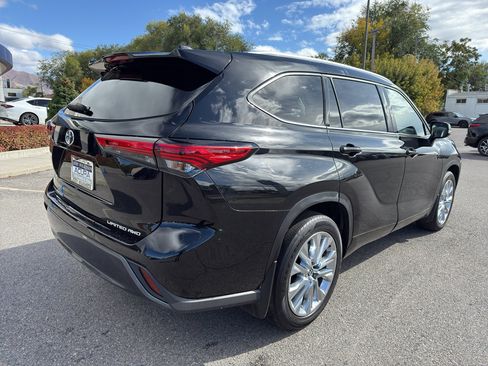 Used 2022 Toyota Highlander Limited image 7