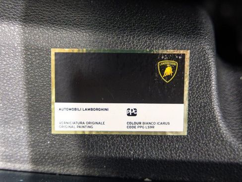 Used 2021 Lamborghini Urus AWD/4WD image 31