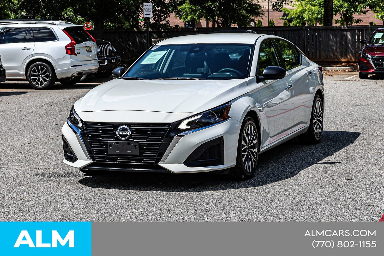 Used 2025 Nissan Altima 2.5 SV FWD image 3
