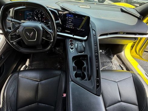Used 2021 Chevrolet Corvette Stingray Convertible w/ Z51 Performance Package RWD image 31