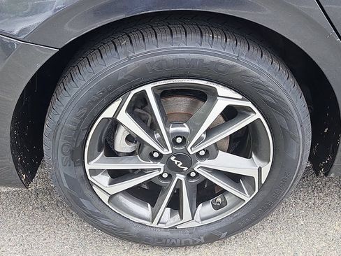 Certified 2023 Kia Forte LXS FWD image 9