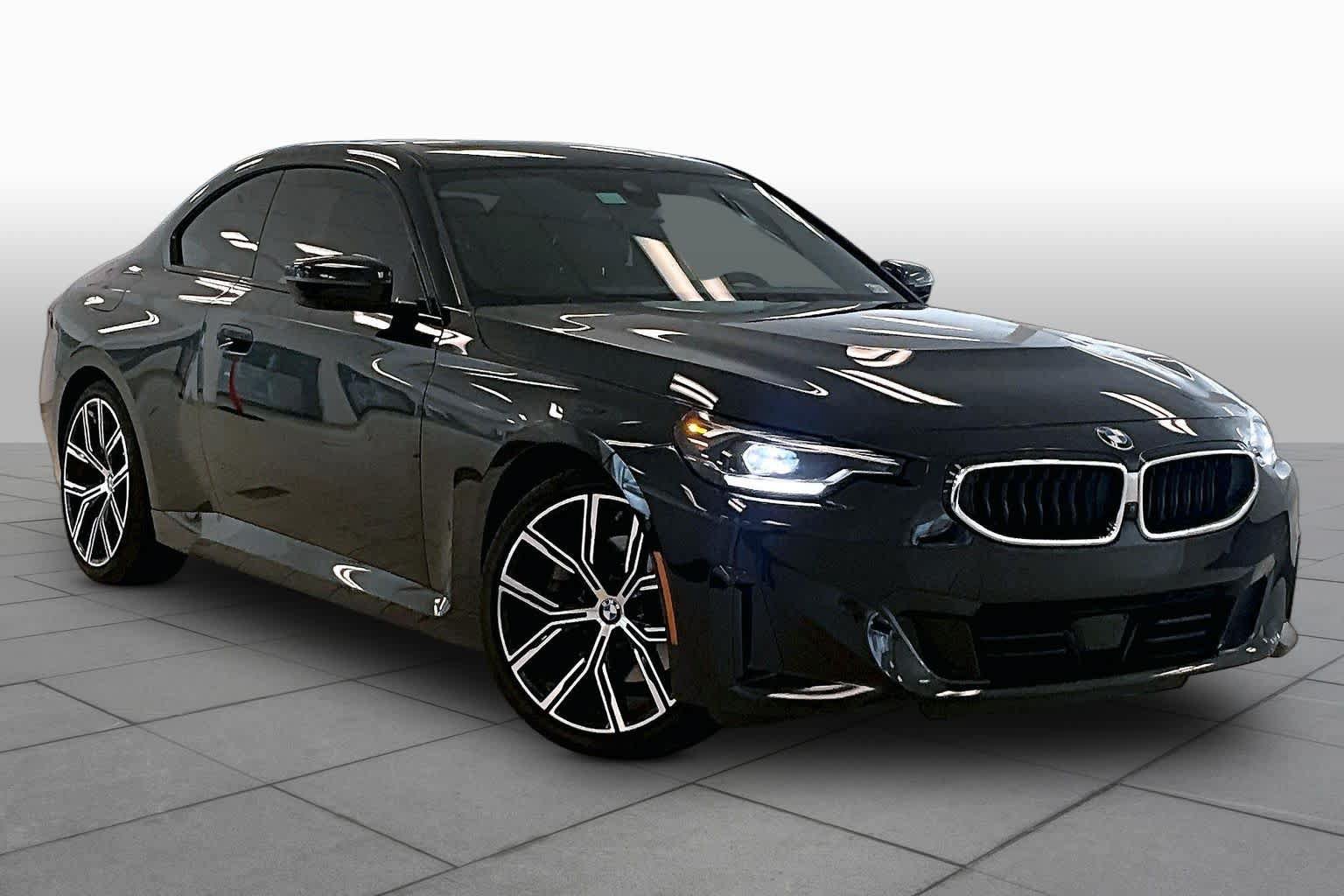 Used 2024 BMW 230i Coupe w/ Convenience Package RWD image 2
