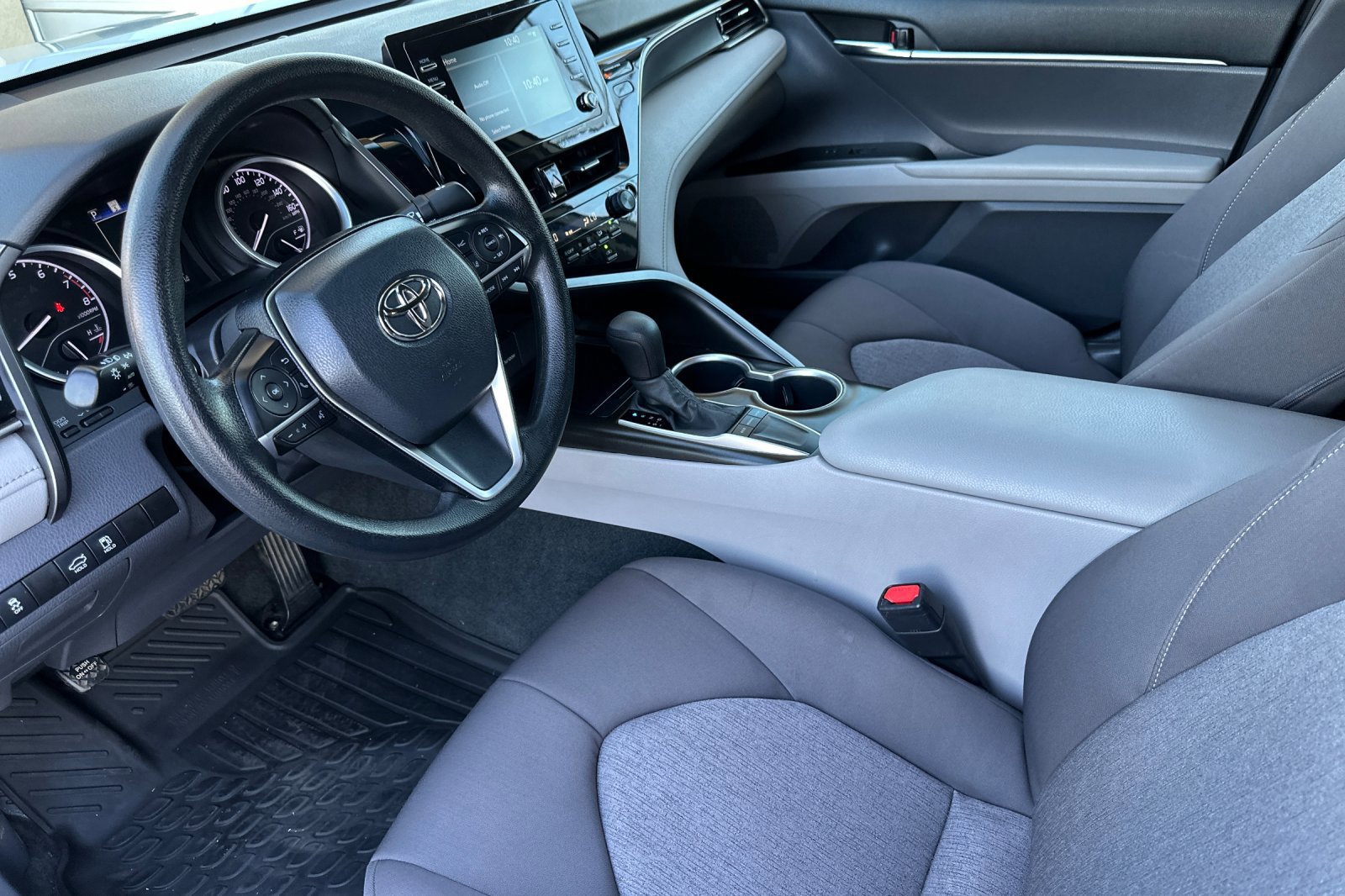 Used 2022 Toyota Camry LE FWD image 10