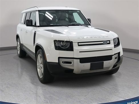 Used 2023 Land Rover Defender 130 SE image 4
