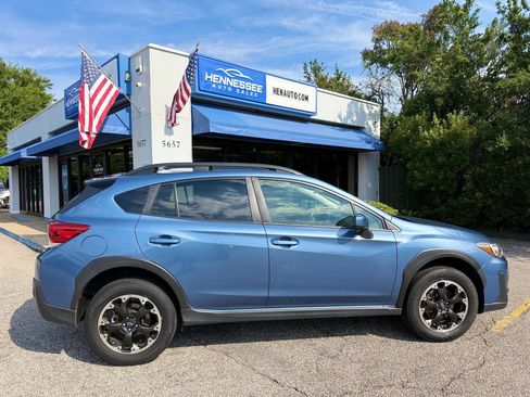 Used 2021 Subaru Crosstrek 2.0i Premium w/ Moonroof Package AWD/4WD image 14
