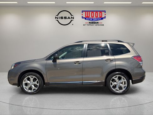 Used 2017 Subaru Forester 2.5i Touring AWD/4WD image 5