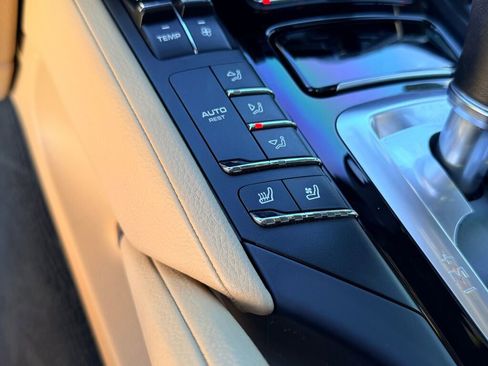 Used 2016 Porsche Cayenne S image 7