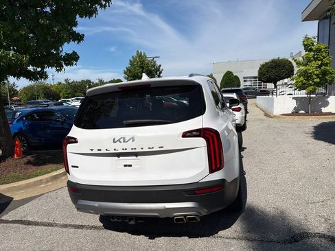 Used 2022 Kia Telluride SX w/ SX Prestige Package AWD/4WD image 11