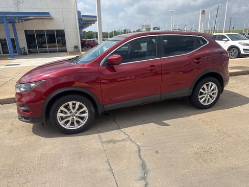 Used 2021 Nissan Rogue Sport S FWD image 3
