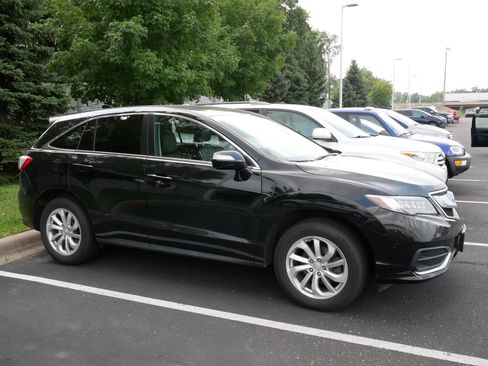 Used 2016 Acura RDX AWD w/ Technology Package image 2