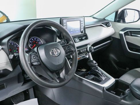 Used 2022 Toyota RAV4 XLE FWD image 22