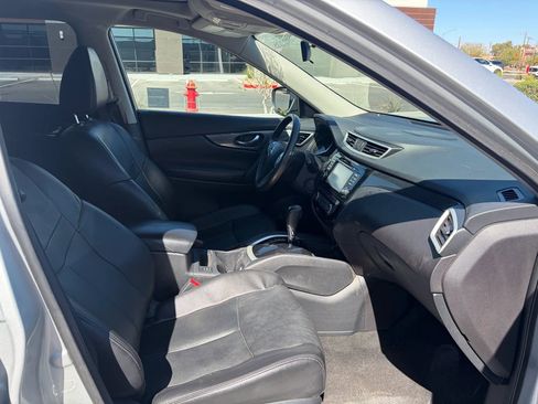 Used 2016 Nissan Rogue SL w/ SL Premium Package image 13