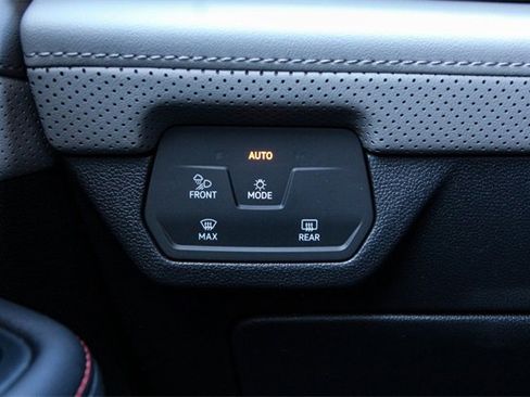 New 2026 Volkswagen Atlas Peak Edition image 16