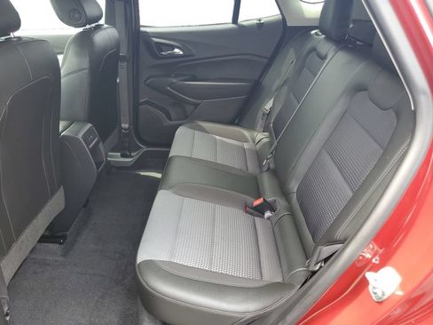 Used 2025 Chevrolet Trax LT FWD image 24