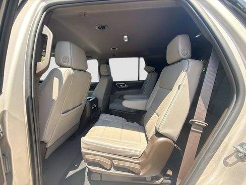 Used 2023 GMC Yukon SLT RWD image 26