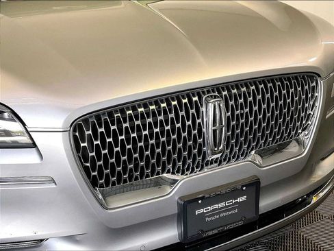 Used 2021 Lincoln Aviator AWD image 34