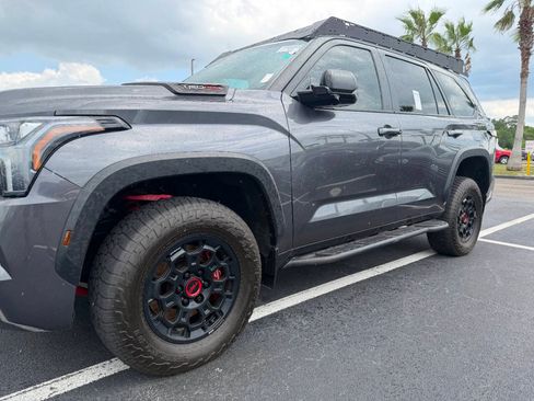 Used 2025 Toyota Sequoia TRD Pro AWD/4WD image 9
