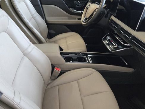 Used 2023 Lincoln Corsair Grand Touring w/ Equipment Group 301A image 4