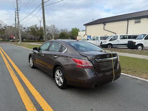 Used 2015 Nissan Altima 2.5 SV w/ Convenience Package FWD image 7