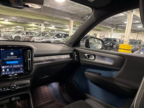 Used 2023 Volvo XC40 Recharge Plus w/ Protection Package Premier AWD/4WD image 24