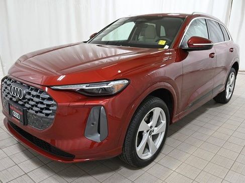 New 2025 Audi Q5 Premium Plus image 17