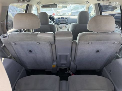 Used 2013 Toyota Highlander Plus AWD/4WD image 22