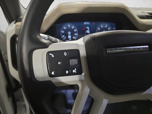 Used 2020 Land Rover Defender 110 HSE image 18