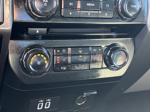Used 2016 Ford F150 XLT w/ Equipment Group 302A Luxury AWD/4WD image 28
