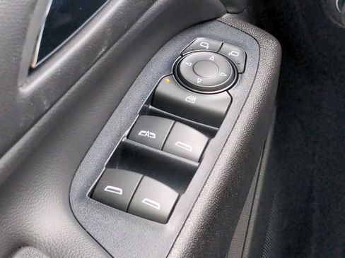 Used 2018 Chevrolet Equinox Premier image 22