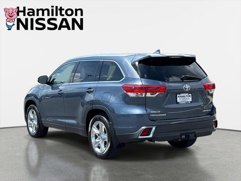 Used 2018 Toyota Highlander Limited w/ Carpet Mat Package (TMS) AWD/4WD image 4