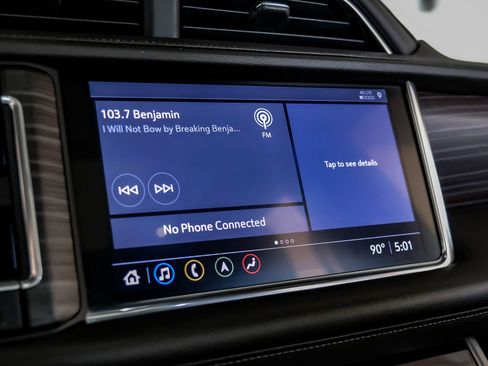 Used 2021 GMC Yukon Denali w/ Denali Premium Package image 30