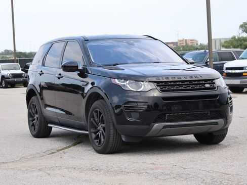 Used 2017 Land Rover Discovery Sport SE AWD/4WD image 4