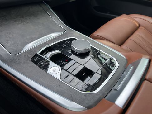 Certified 2024 BMW X7 xDrive40i w/ Premium Package AWD/4WD image 26