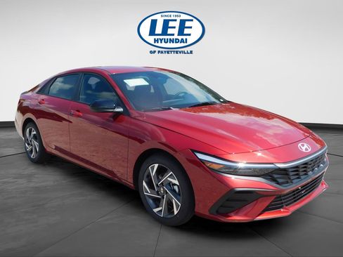 Certified 2025 Hyundai Elantra Sport FWD image 1