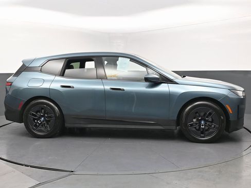 Used 2023 BMW iX xDrive50 w/ Premium Package image 6