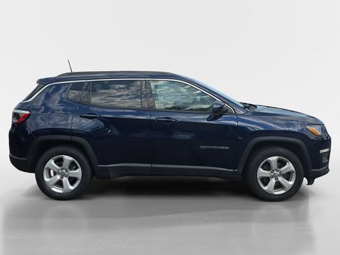 Used 2021 Jeep Compass Latitude w/ Convenience Group FWD image 3
