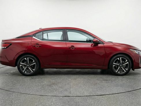 Used 2025 Nissan Sentra SV FWD image 11