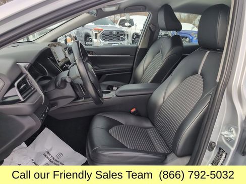 Used 2023 Toyota Camry SE image 11