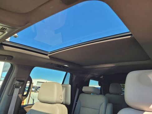 Used 2021 Chevrolet Tahoe Z71 w/ Rear Media and Nav Package image 17