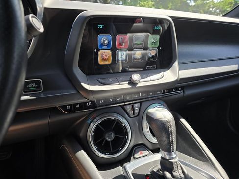 Used 2016 Chevrolet Camaro SS RWD image 17