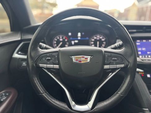 Used 2020 Cadillac XT6 Premium Luxury image 12