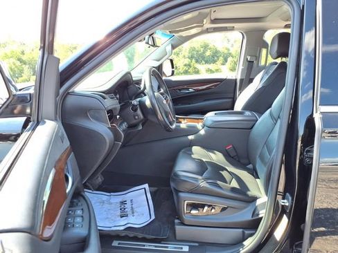 Used 2020 Cadillac Escalade Premium Luxury AWD/4WD image 42