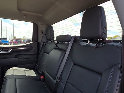 Used 2024 GMC Sierra 1500 SLT image 16