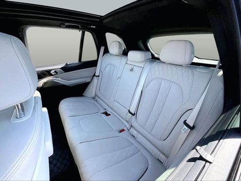 Used 2022 BMW X5 sDrive40i w/ M Sport Package RWD image 20