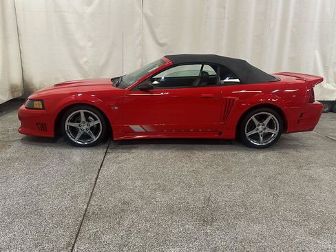 Used 2002 Ford Mustang GT RWD image 2