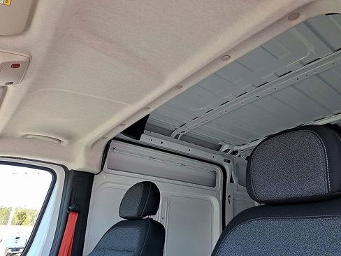 Used 2025 RAM ProMaster 2500 w/ Convenience Group image 14