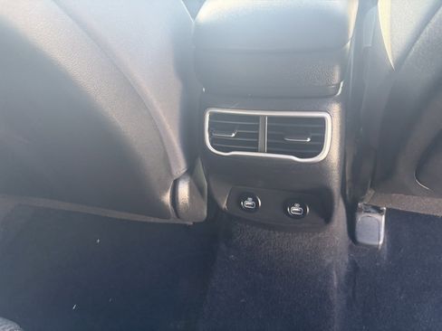 Used 2023 Hyundai Santa Fe SEL image 17