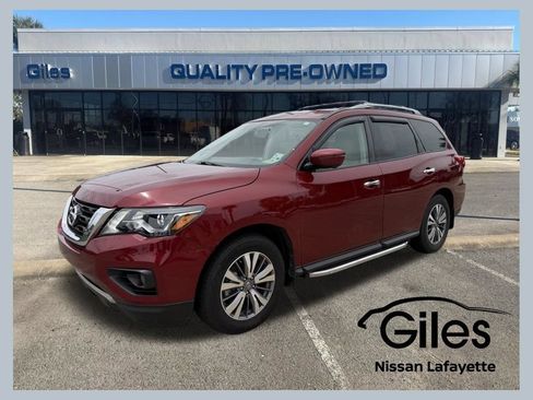 Used 2020 Nissan Pathfinder SL FWD image 1